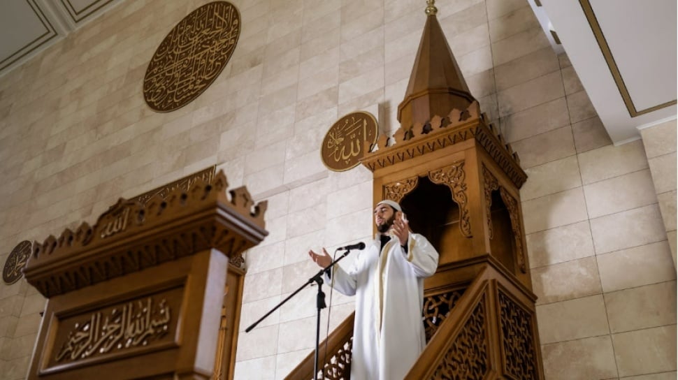 Memilih Tema Khutbah Jumat yang Relevan: Menyampaikan Pesan Islam di Tengah Kehidupan Modern