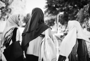 Islam dan Dunia Kampus: Menjadi Mahasiswa yang Cerdas Sekaligus Berakhlak