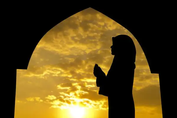 Fikih Wudhu, Salat Jumat, dan Tantangan bagi Perempuan dalam Mazhab Syafi’i