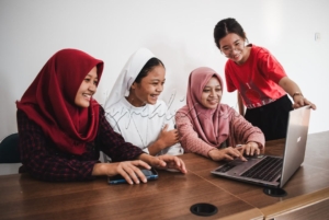 Kampus Islami Ramah HAM: Ketika Toleransi dan Solidaritas Menjadi Bagian dari Pendidikan